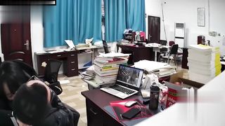 【69堂午夜视频】黑料吃瓜-四川达州铭任园高中男老师勾引学生办公室调情监控全程拍摄真是人前教书人后育人啊