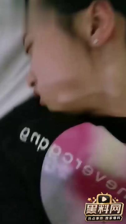 【69堂午夜视频】黑料吃瓜-微博颜值御姐博主裸耳少女与19CM长的金主爸爸约炮视频流出每插一下女主都能感受到被撕裂的痛感