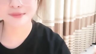 【69堂午夜视频】黑料吃瓜-最新自录杭州传媒大学张雪自慰肉感眼镜反差婊胸型是真好看胖胖的妹子水就是多