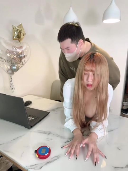 【69堂午夜视频】欲求不满的巨乳美人上司