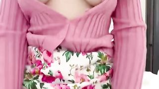 【69堂午夜视频】会喷水亲姐姐周末和姐姐单独在老家姨妈刚走不停在家发骚先让她带上乳夹菊花插上尾巴去楼下取快递