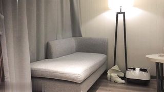 【69堂午夜视频】清纯女神苗条温柔，沙发撕开丝袜抠穴展示，这颜值物有所值