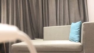 【69堂午夜视频】留下苗条女神加钟被拒，再约风骚小少妇，白嫩温柔沙发激情啪啪