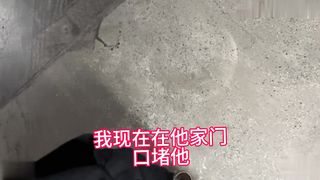 【69堂午夜视频】女儿为了不让我和她妈妈离婚，将她的第一次给了我！处女血染满了下体