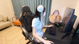 【69堂午夜视频】游戏陪玩之隐藏服务 体验精液灌满骚穴