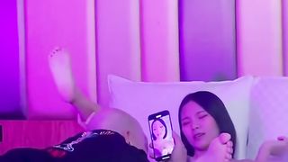 【69堂午夜视频】约到梦幻最淫除毛师女孩，穿乳环会更敏感吗？