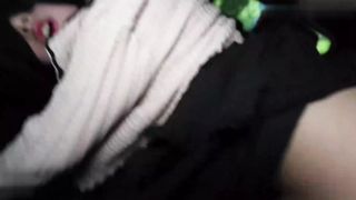 【69堂午夜视频】【黑丝车震】“你可真骚啊”无视路人直接开战，内射不满足被操到高潮狂颤，差点被发现