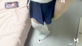 【69堂午夜视频】女儿跳脱衣舞给爸爸看 跳完舞就是一顿暴操 白浆都流出来了