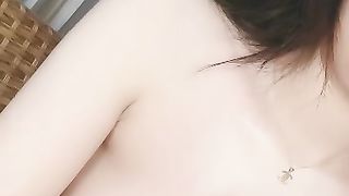 【69堂午夜视频】诺宝~强烈推荐~高颜值主播，脱衣舞大秀，骚动白白嫩嫩大奶子，性感迷人的身躯！每次看了都受不了，就对着屏幕撸一炮！