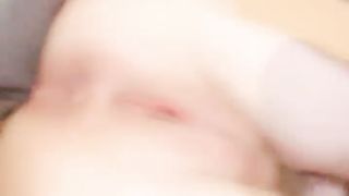 【69堂午夜视频】难得一见粉嫩美穴小姐姐，腰细美臀无毛小穴，振动棒抽插水很多，翘起屁股掰穴，水晶假屌猛捅