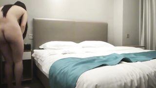 【69堂午夜视频】黑丝，高跟集于一起就是为了勾引男人的，口活的技术那是一个相当的熟