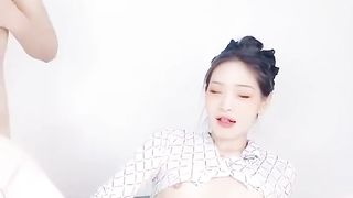 【69堂午夜视频】精品姐妹花全程露脸一起大秀直播诱惑狼友，跟狼友互动撩骚听指挥，揉奶抠逼高潮喷水，浪叫呻吟不止不要错过