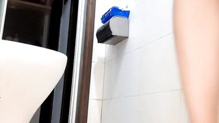 【69堂午夜视频】风情小少妇黑丝吊带全程露脸激情大秀，掰开骚逼看特写水嫩诱人，自慰棒玩弄阴蒂尿尿给狼友看，淫声荡语不断