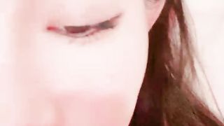 【69堂午夜视频】超级模特苗条好身材，粉红嘴唇，多角度特写粉红鲍鱼，自己尝尝自己淫水