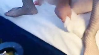 【69堂午夜视频】风骚的黑丝少妇露脸被两个大哥玩弄蹂躏，让大哥草嘴口交揉奶玩逼，双洞齐插小嘴都不闲着，淫声荡语不断真骚