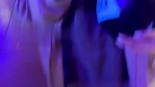 【69堂午夜视频】ktv男厕所爆干性瘾小骚货侧入无套打桩