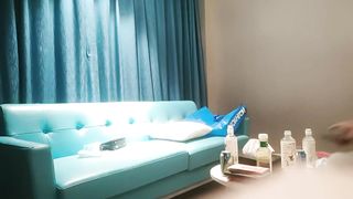 【69堂午夜视频】几万现金桌上摆清纯外围女乖巧听话